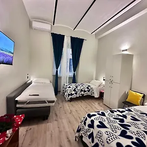 Hostal Holidays 
