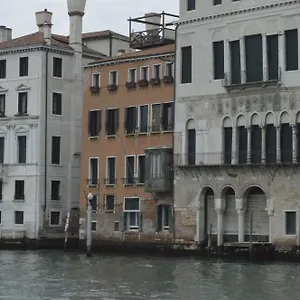 Leon Bianco On The Grand Canal Гостевой дом